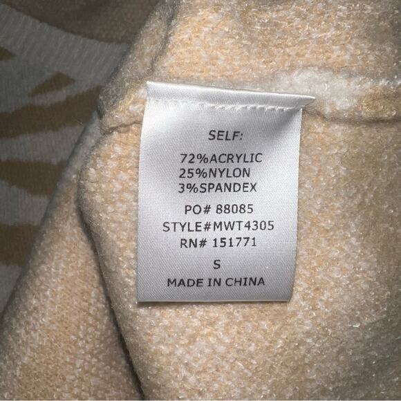 Le Lis NWT Tan and Cream Zebra Print V-Neck Sleeveless Sweater Vest Size Small - Picture 6 of 6